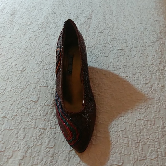 Shoes - Picture 4 of 5